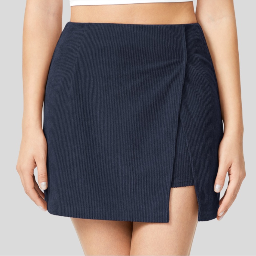 NWT Halara High Waisted Back Zipper Split Hem 2-in-1 Corduroy Skirt